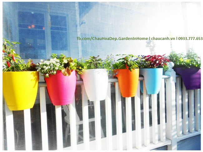 Chậu hoa treo lan can Garden in Home mang thiên nhiên vào nhà theo cách riêng của bạn